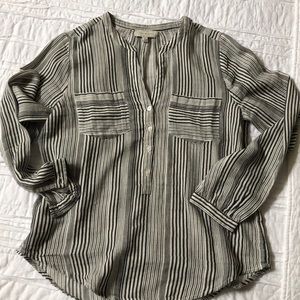 🍎 Lucky Brand lightweight top!
